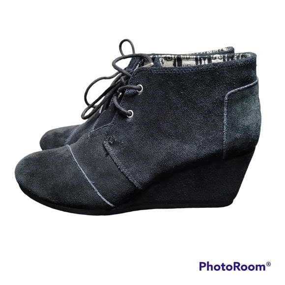 Toms Black Suede Desert Wedge Bootie - Picture 1 of 7